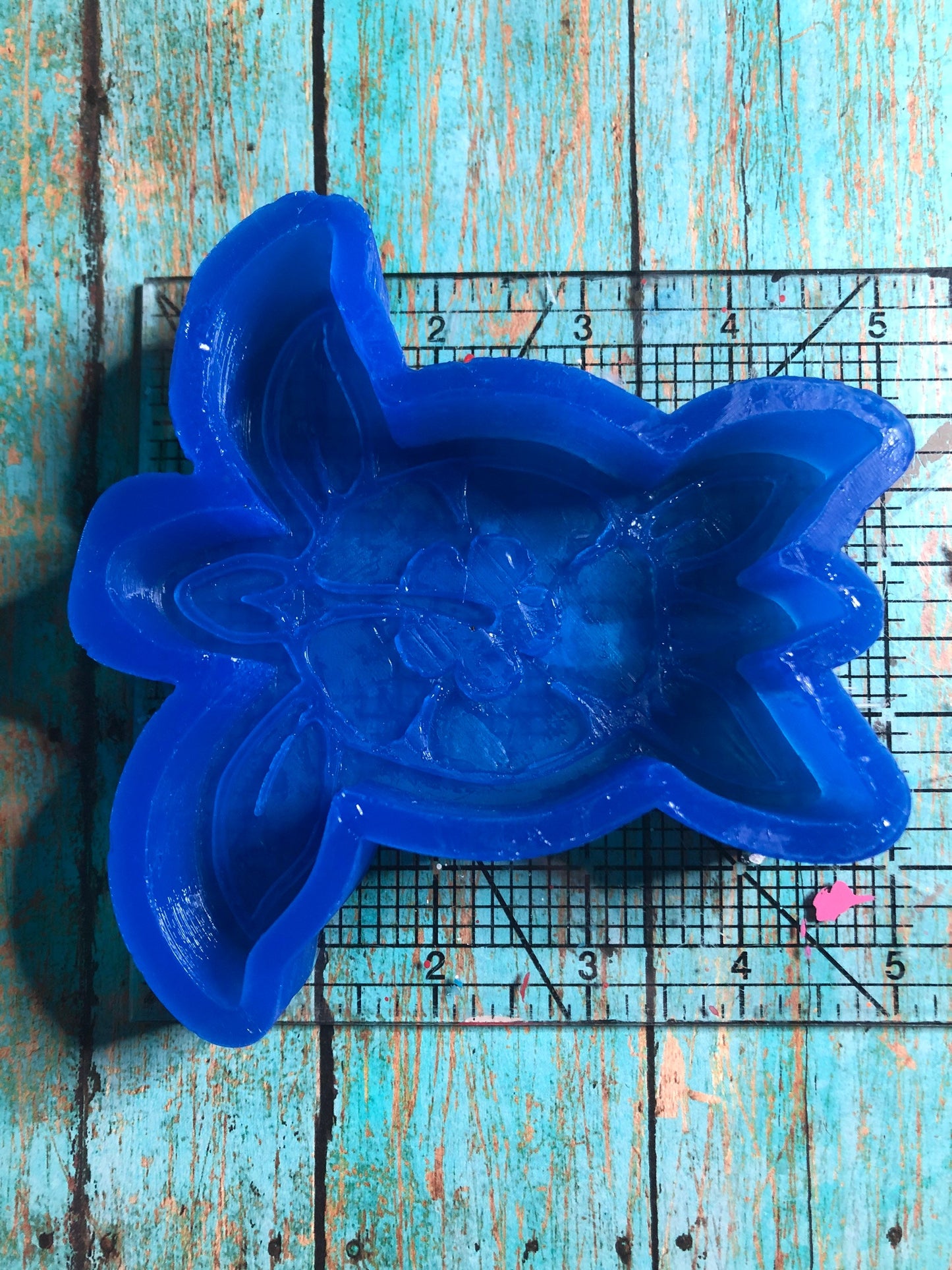 Sea Turtle with Hibiscus Silicone Mold for Freshies, Soap, Ice, Resin, etc.
