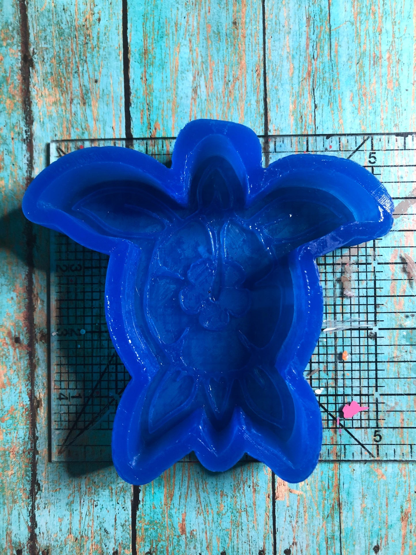 Sea Turtle with Hibiscus Silicone Mold for Freshies, Soap, Ice, Resin, etc.